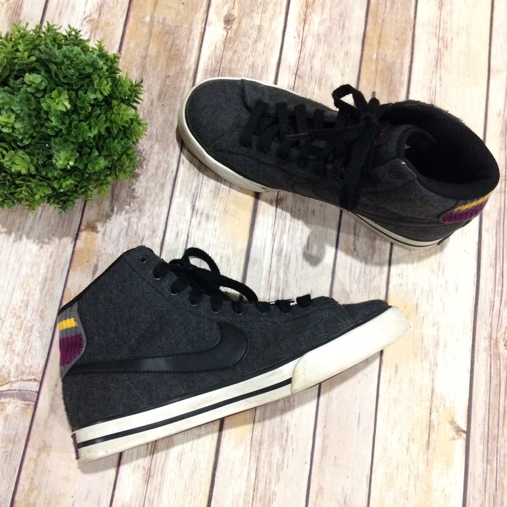 Nike | Charcoal Gray Purple BRS Sneakers 7.5